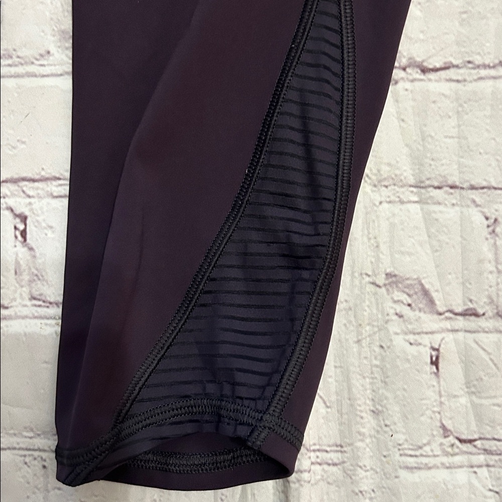 Lululemon Lean In Capri Leggings 17” Boysenberry Purple Workout Yoga 4 Small - Picture 7 of 10